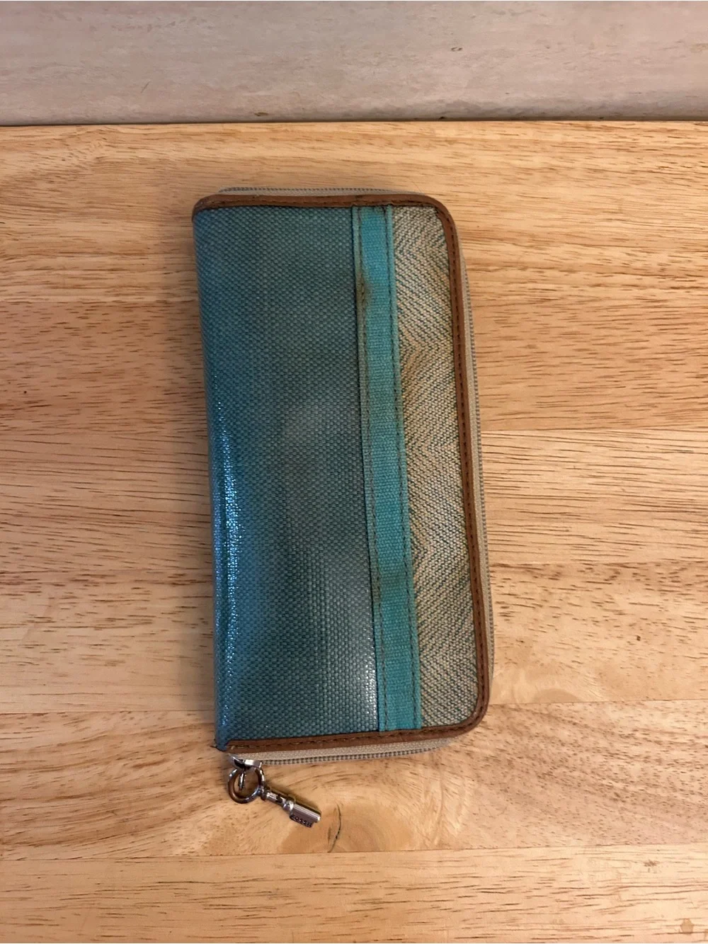 Fossil Teal and Tan Zip Wallet with Herringbone Accent
